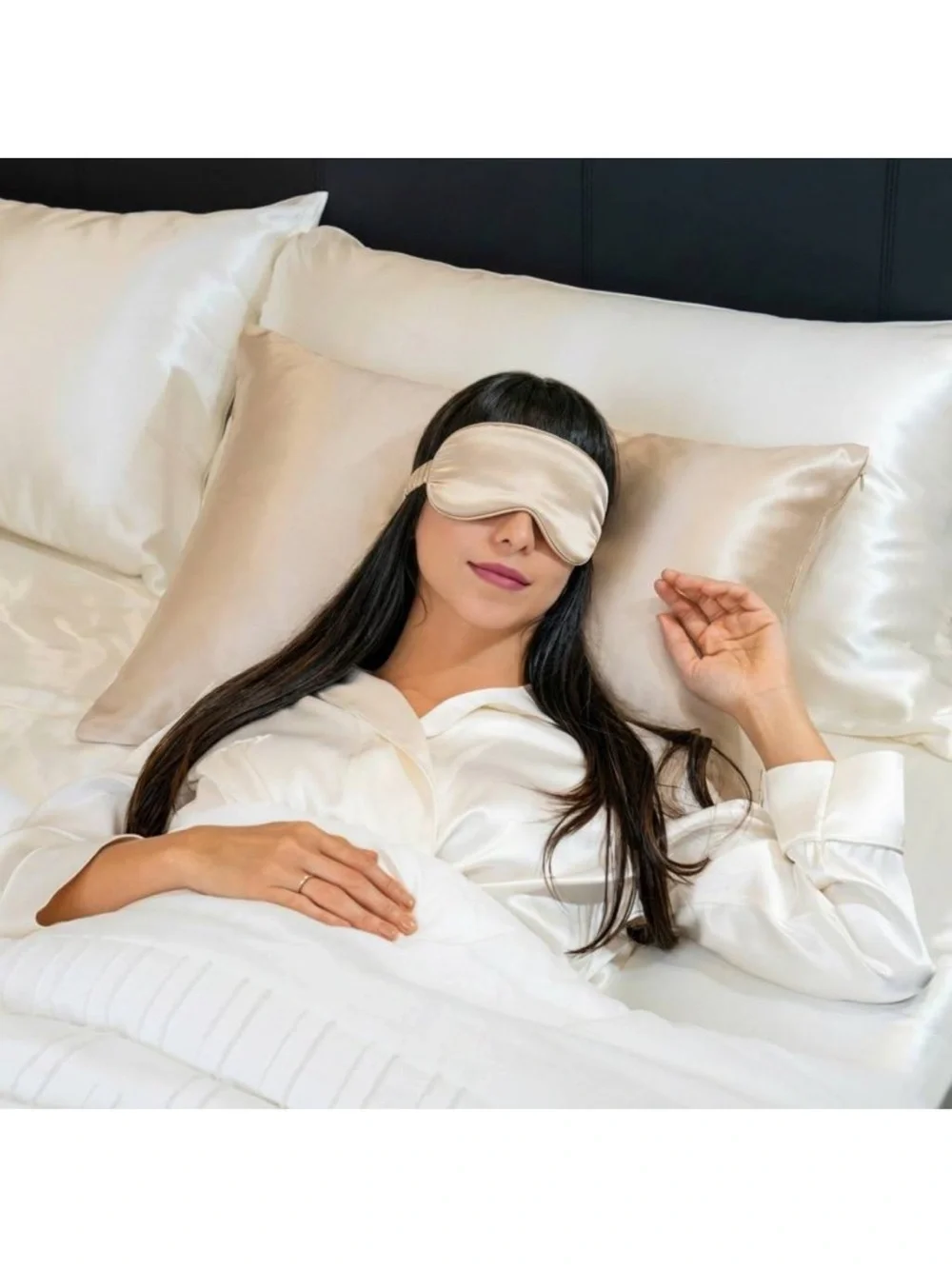 Blissy Luxe Silk Sleep Mask in Champagne